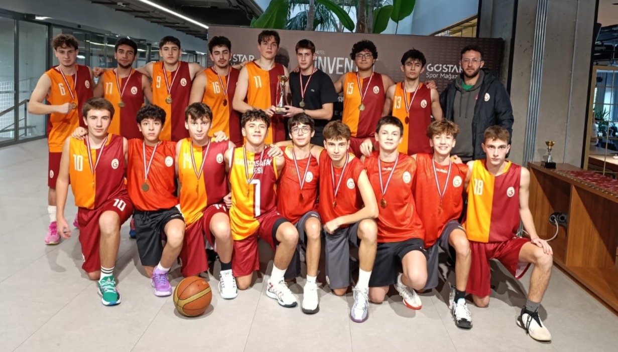 Galatasaray Lisesi Basketbol takımımız INVESTIST ACADEMY - Cumhuriyet Kupası turnuvasında birinci oldu.